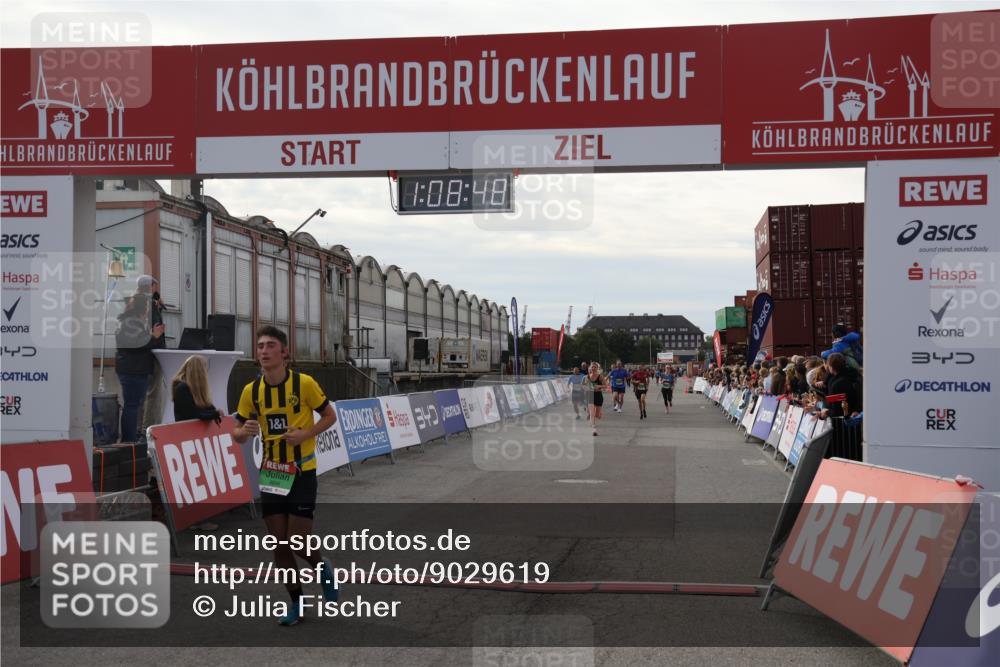 03.10.2025 - Köhlbrandbrückenlauf Julia Fischer http://msf.ph/oto/9029619 03.10.2025 16:08:49 Ziel 7191, 7283, 7339, 7616, 8118, 8846 meine-sportfotos.de