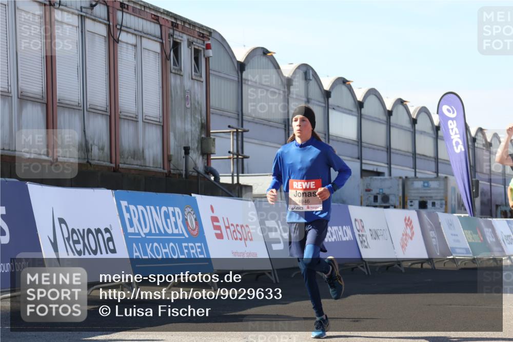 03.10.2025 - Köhlbrandbrückenlauf Luisa Fischer http://msf.ph/oto/9029633 03.10.2025 13:02:19 Ziel 4109, 4130, 4277, 4281, 4337, 4492, 4946, 5617, 5697, 5747, 5845, 6465, 6492 meine-sportfotos.de