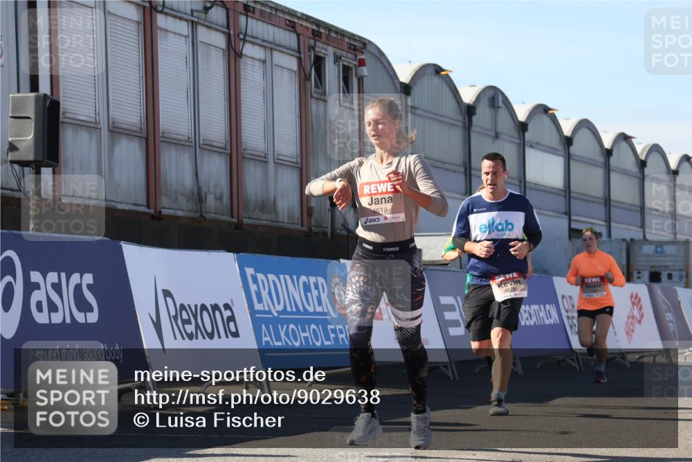 03.10.2025 - Köhlbrandbrückenlauf Luisa Fischer http://msf.ph/oto/9029638 03.10.2025 13:02:51 Ziel 4095, 4116, 4137, 4203, 4279, 4579, 4619, 4747, 5245, 5726, 5793, 5810, 6175, 6255, 6447, 6739 meine-sportfotos.de