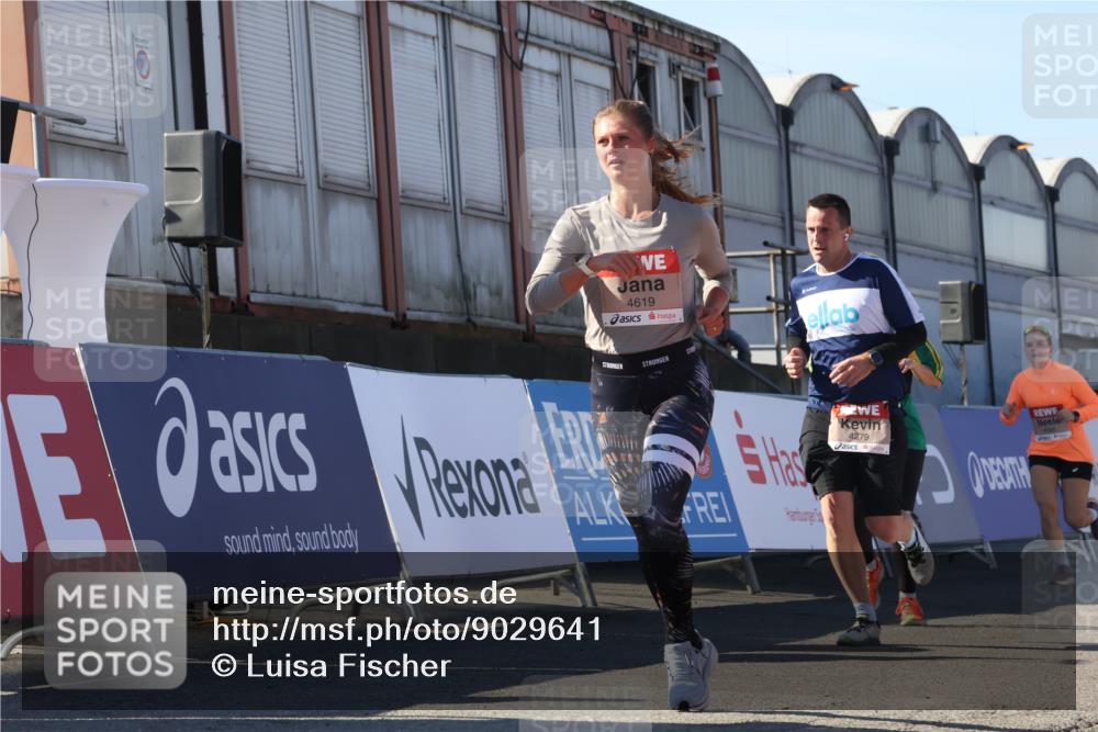 03.10.2025 - Köhlbrandbrückenlauf Luisa Fischer http://msf.ph/oto/9029641 03.10.2025 13:02:51 Ziel 4095, 4116, 4137, 4203, 4279, 4579, 4619, 4747, 5245, 5726, 5793, 5810, 6175, 6255, 6447, 6739 meine-sportfotos.de