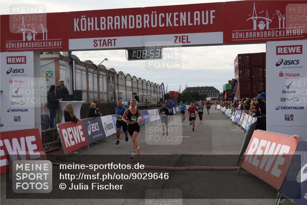 03.10.2025 - Köhlbrandbrückenlauf Julia Fischer http://msf.ph/oto/9029646 03.10.2025 16:08:53 Ziel 7057, 7141, 7191, 7283, 7333, 7336, 8118, 8846, 8931 meine-sportfotos.de