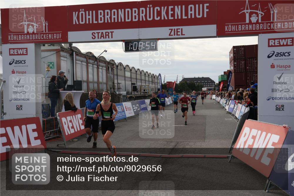 03.10.2025 - Köhlbrandbrückenlauf Julia Fischer http://msf.ph/oto/9029656 03.10.2025 16:08:54 Ziel 7057, 7141, 7191, 7283, 7333, 7336, 7585, 8118, 8846, 8931 meine-sportfotos.de