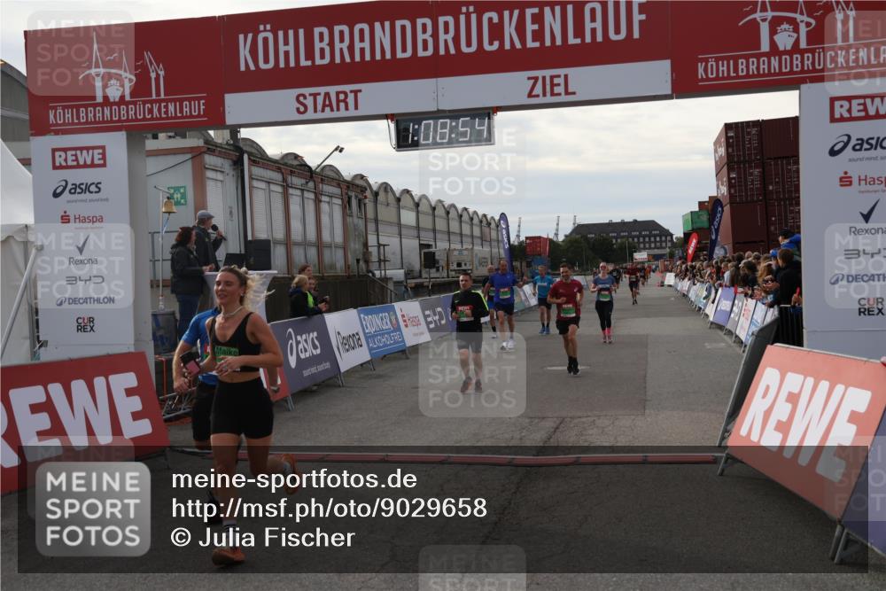 03.10.2025 - Köhlbrandbrückenlauf Julia Fischer http://msf.ph/oto/9029658 03.10.2025 16:08:55 Ziel 7057, 7141, 7191, 7333, 7336, 7585, 8118, 8846, 8931 meine-sportfotos.de