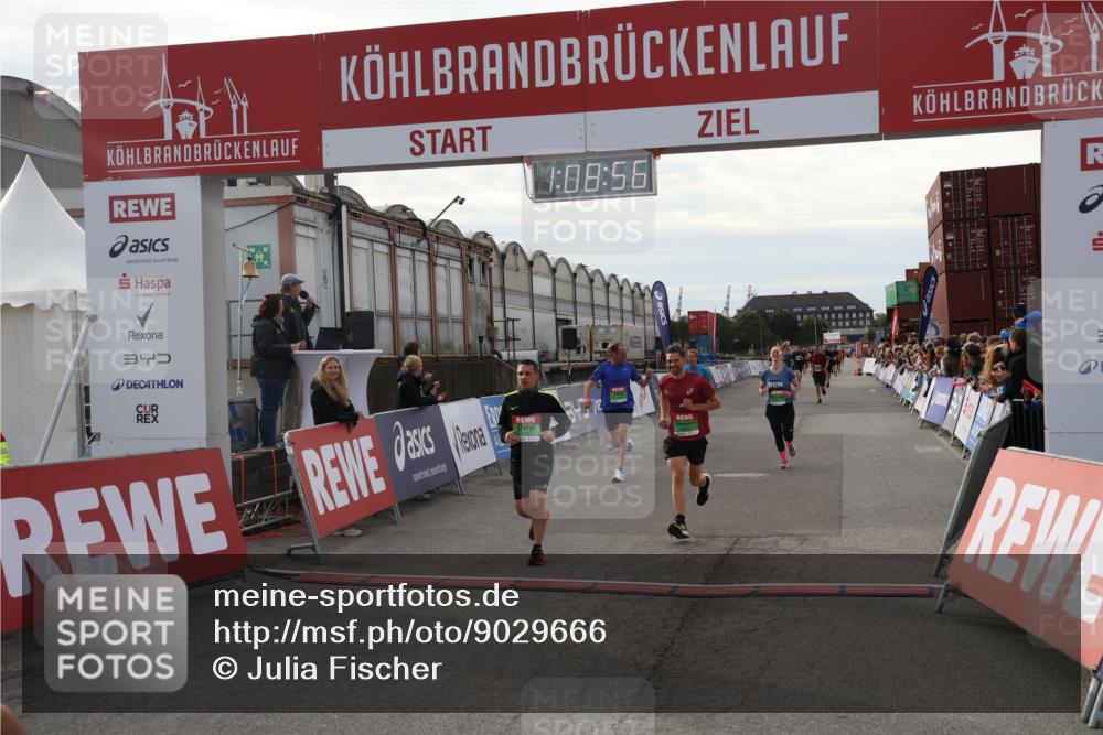 03.10.2025 - Köhlbrandbrückenlauf Julia Fischer http://msf.ph/oto/9029666 03.10.2025 16:08:56 Ziel 7057, 7141, 7191, 7333, 7336, 7585, 8118, 8846, 8931 meine-sportfotos.de