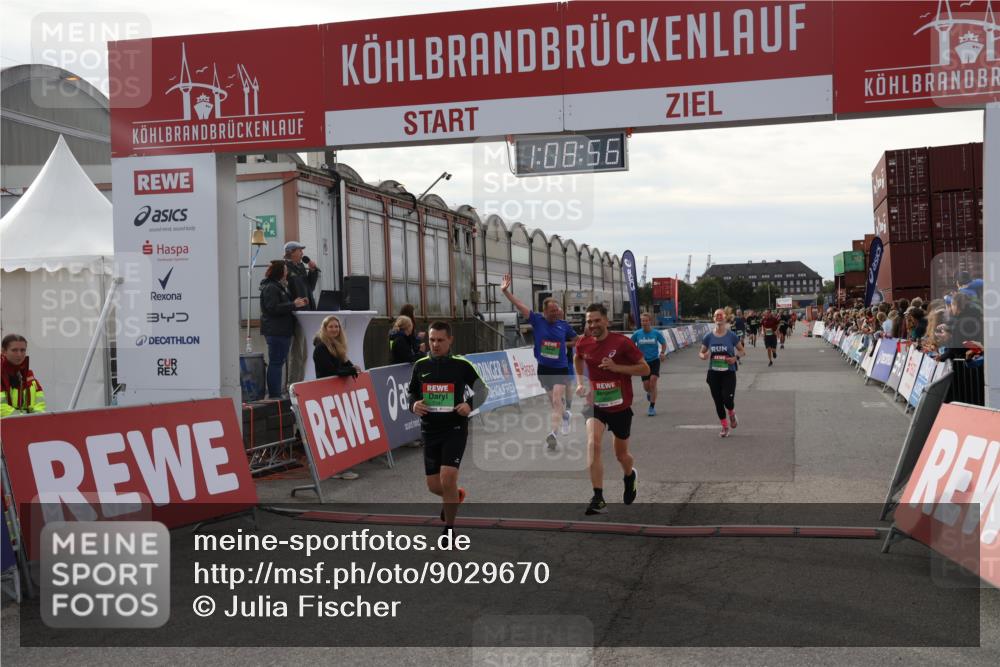 03.10.2025 - Köhlbrandbrückenlauf Julia Fischer http://msf.ph/oto/9029670 03.10.2025 16:08:57 Ziel 7057, 7141, 7191, 7333, 7336, 7585, 8118, 8846, 8931 meine-sportfotos.de