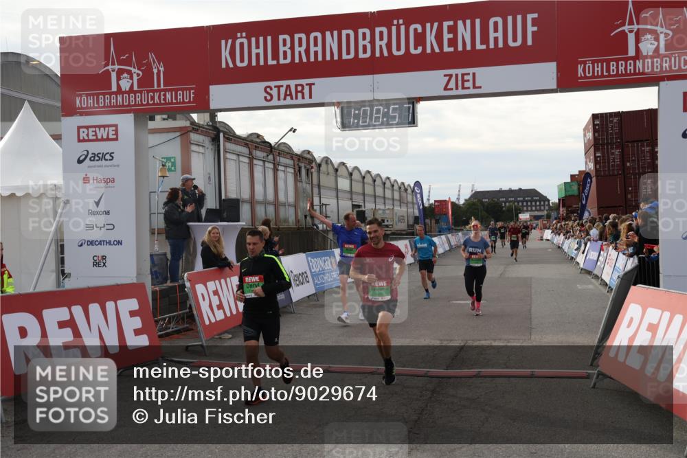 03.10.2025 - Köhlbrandbrückenlauf Julia Fischer http://msf.ph/oto/9029674 03.10.2025 16:08:57 Ziel 7057, 7141, 7191, 7333, 7336, 7585, 8118, 8846, 8931 meine-sportfotos.de