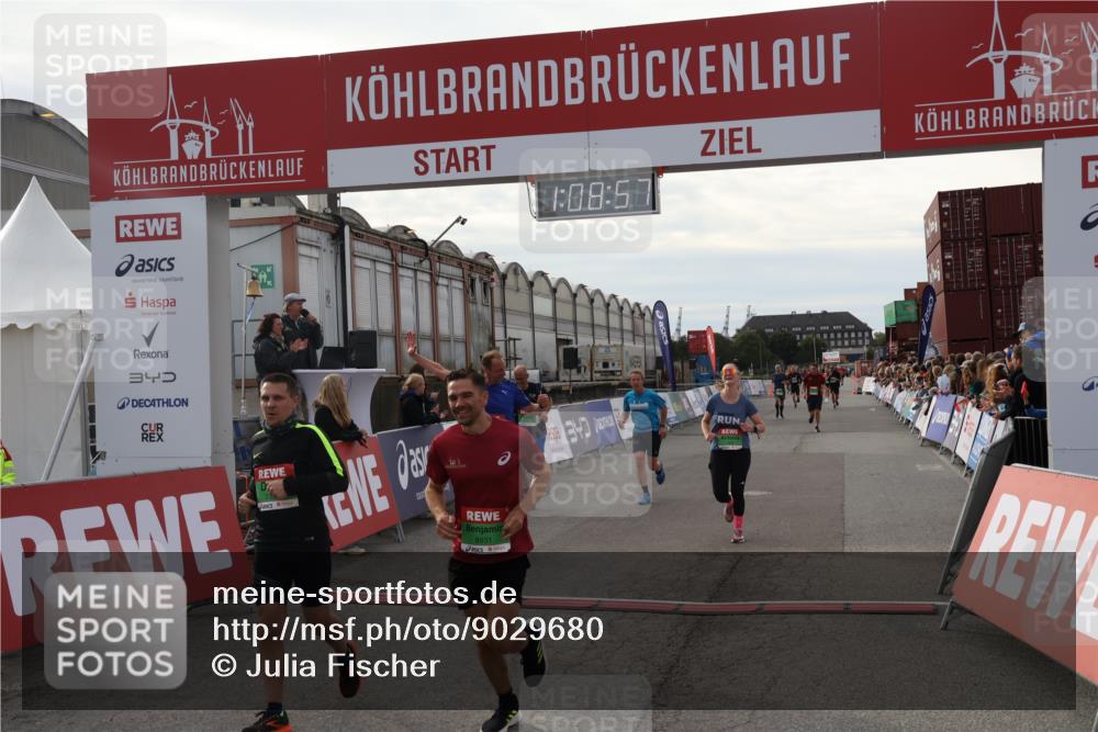 03.10.2025 - Köhlbrandbrückenlauf Julia Fischer http://msf.ph/oto/9029680 03.10.2025 16:08:58 Ziel 7057, 7141, 7191, 7333, 7336, 7585, 8118, 8725, 8846, 8931 meine-sportfotos.de