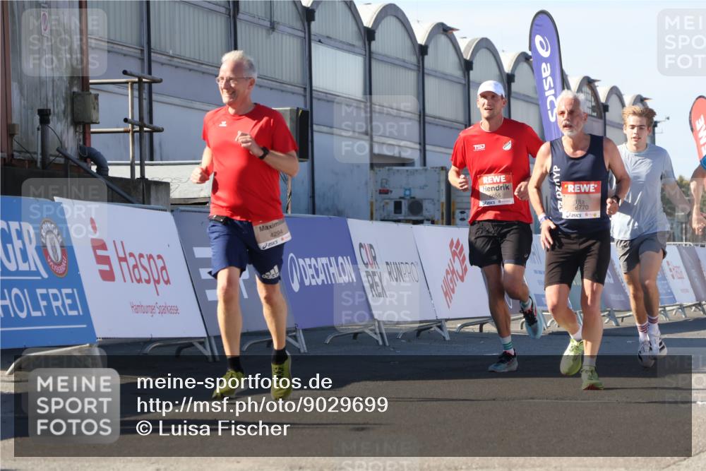 03.10.2025 - Köhlbrandbrückenlauf Luisa Fischer http://msf.ph/oto/9029699 03.10.2025 13:02:58 Ziel 4095, 4137, 4203, 4279, 4294, 4619, 4747, 6175, 6447, 6655, 6770 meine-sportfotos.de