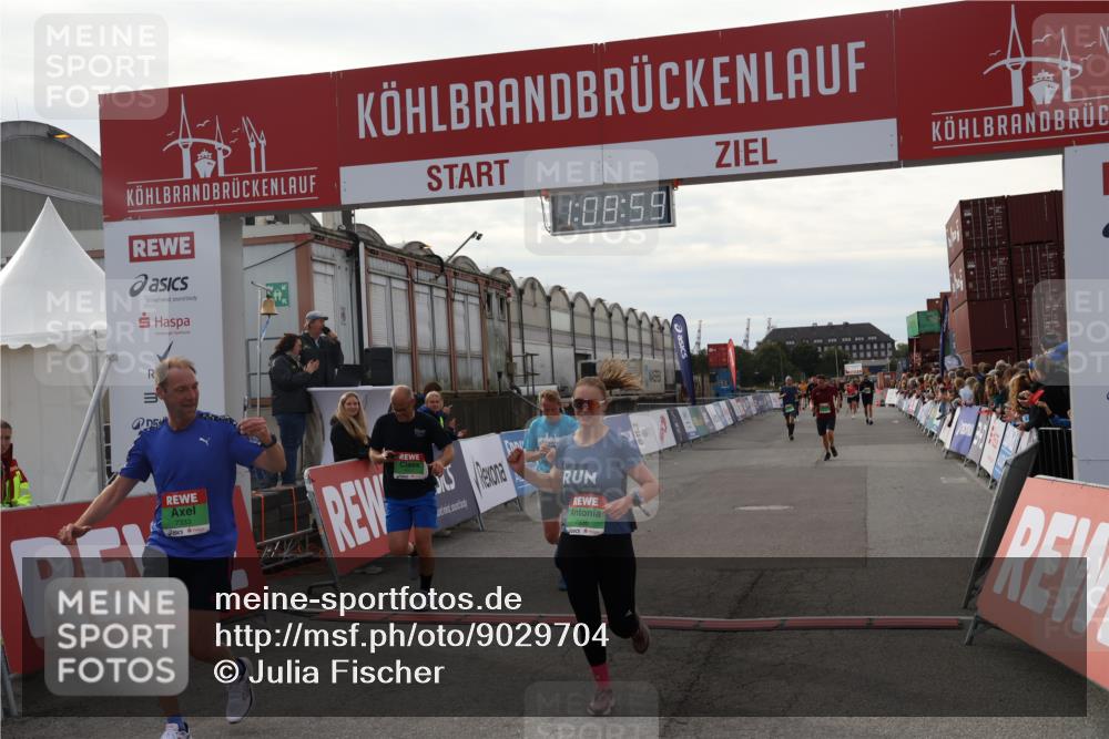 03.10.2025 - Köhlbrandbrückenlauf Julia Fischer http://msf.ph/oto/9029704 03.10.2025 16:08:59 Ziel 7057, 7141, 7191, 7333, 7336, 7585, 8118, 8725, 8931 meine-sportfotos.de