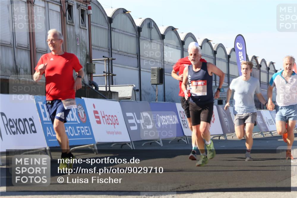 03.10.2025 - Köhlbrandbrückenlauf Luisa Fischer http://msf.ph/oto/9029710 03.10.2025 13:02:59 Ziel 4095, 4137, 4203, 4279, 4294, 4619, 4747, 6175, 6447, 6655, 6770 meine-sportfotos.de