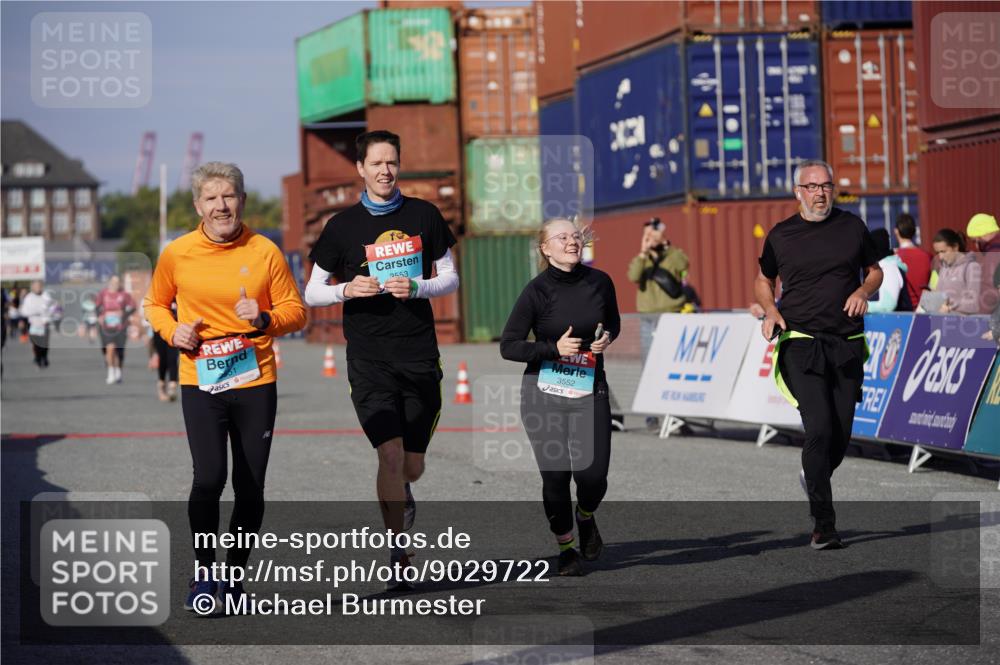 03.10.2025 - Köhlbrandbrückenlauf Michael Burmester http://msf.ph/oto/9029722 03.10.2025 10:34:45 Ziel 2771, 3551, 3552, 3553, 3673 meine-sportfotos.de