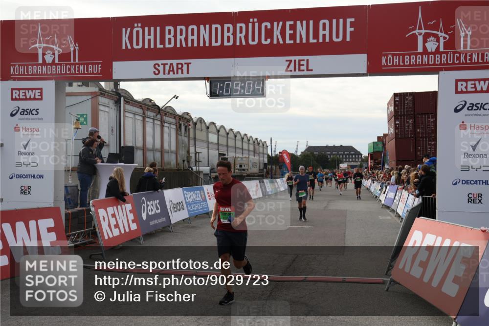 03.10.2025 - Köhlbrandbrückenlauf Julia Fischer http://msf.ph/oto/9029723 03.10.2025 16:09:05 Ziel 7057, 7141, 7333, 7336, 7379, 7501, 7585, 8725, 8931, 9139 meine-sportfotos.de