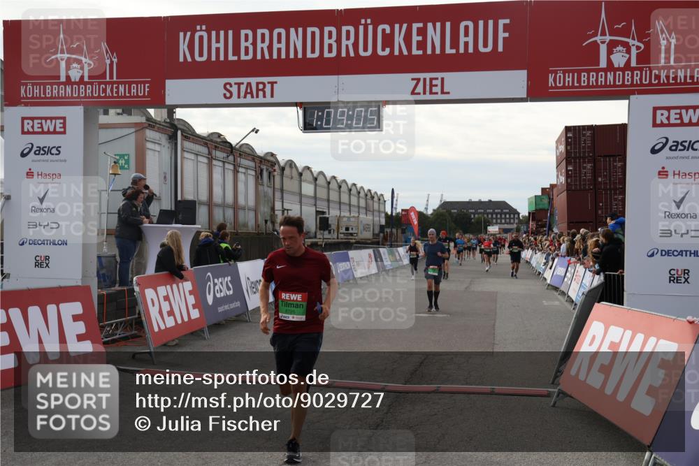 03.10.2025 - Köhlbrandbrückenlauf Julia Fischer http://msf.ph/oto/9029727 03.10.2025 16:09:05 Ziel 7057, 7141, 7333, 7336, 7379, 7501, 7585, 8725, 8931, 9139 meine-sportfotos.de