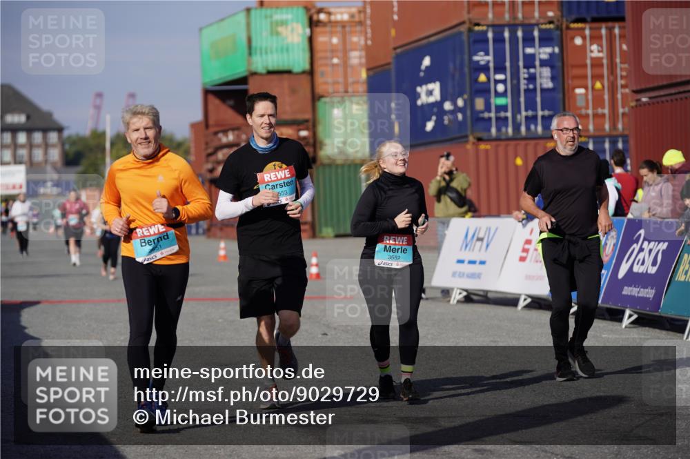 03.10.2025 - Köhlbrandbrückenlauf Michael Burmester http://msf.ph/oto/9029729 03.10.2025 10:34:46 Ziel 2771, 3551, 3552, 3553, 3673 meine-sportfotos.de