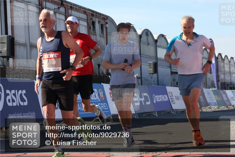03.10.2025 - Köhlbrandbrückenlauf Luisa Fischer http://msf.ph/oto/9029736 03.10.2025 13:03:01 Ziel 4095, 4137, 4203, 4279, 4294, 4619, 4747, 6655, 6770 meine-sportfotos.de