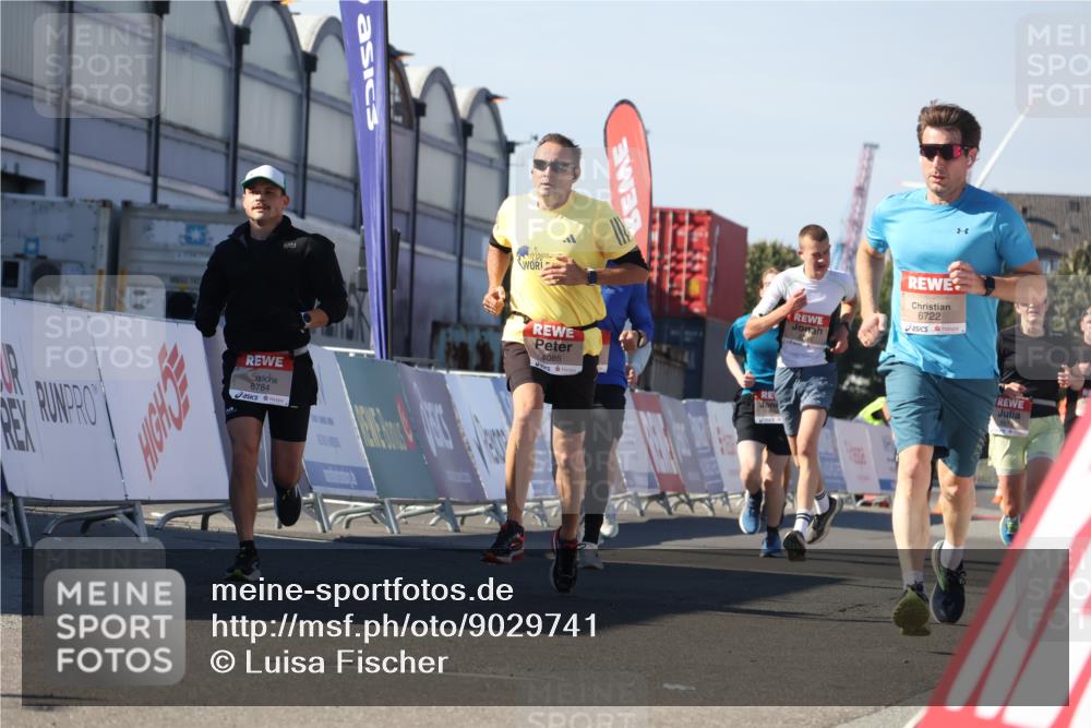 03.10.2025 - Köhlbrandbrückenlauf Luisa Fischer http://msf.ph/oto/9029741 03.10.2025 13:03:09 Ziel 4085, 4294, 5048, 6655, 6722, 6770, 6784 meine-sportfotos.de