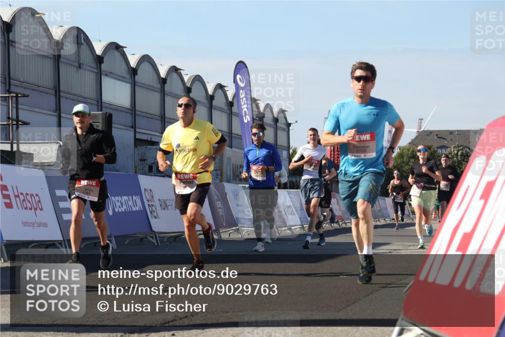 03.10.2025 - Köhlbrandbrückenlauf Luisa Fischer http://msf.ph/oto/9029763 03.10.2025 13:03:10 Ziel 4085, 4294, 4856, 5048, 6279, 6655, 6722, 6770, 6784 meine-sportfotos.de