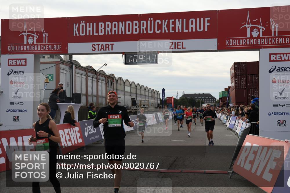 03.10.2025 - Köhlbrandbrückenlauf Julia Fischer http://msf.ph/oto/9029767 03.10.2025 16:09:11 Ziel 7379, 7501, 7823, 8217, 8348, 8725, 8763, 8797, 9091, 9139, 9216, 9739 meine-sportfotos.de