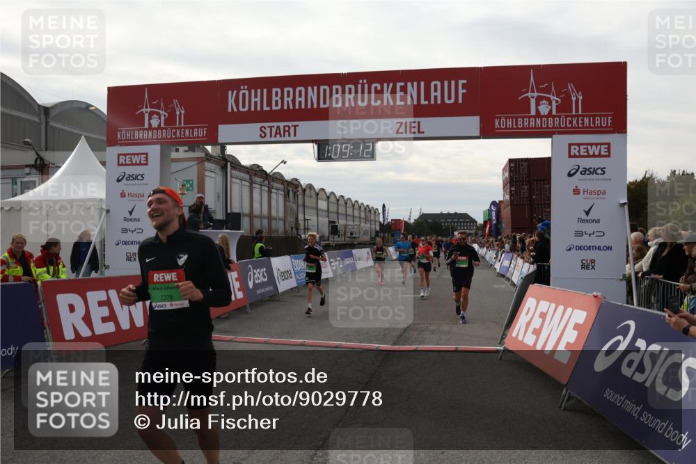 03.10.2025 - Köhlbrandbrückenlauf Julia Fischer http://msf.ph/oto/9029778 03.10.2025 16:09:12 Ziel 7379, 7501, 7822, 7823, 8217, 8348, 8725, 8763, 8797, 9019, 9091, 9139, 9216, 9739 meine-sportfotos.de