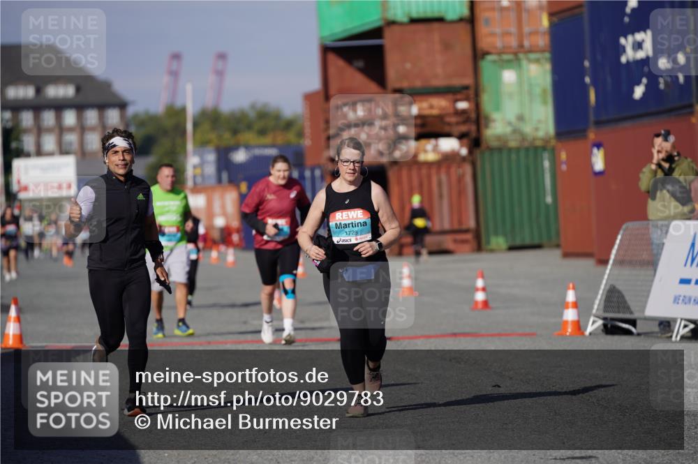 03.10.2025 - Köhlbrandbrückenlauf Michael Burmester http://msf.ph/oto/9029783 03.10.2025 10:34:57 Ziel 1728, 1750, 2667 meine-sportfotos.de