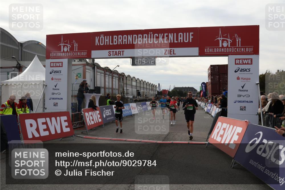 03.10.2025 - Köhlbrandbrückenlauf Julia Fischer http://msf.ph/oto/9029784 03.10.2025 16:09:12 Ziel 7379, 7501, 7822, 7823, 8217, 8348, 8725, 8763, 8797, 9019, 9091, 9139, 9216, 9739 meine-sportfotos.de