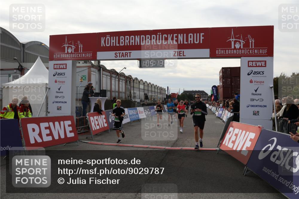 03.10.2025 - Köhlbrandbrückenlauf Julia Fischer http://msf.ph/oto/9029787 03.10.2025 16:09:13 Ziel 7379, 7501, 7822, 7823, 8217, 8348, 8725, 8763, 8797, 9019, 9091, 9139, 9216, 9739 meine-sportfotos.de