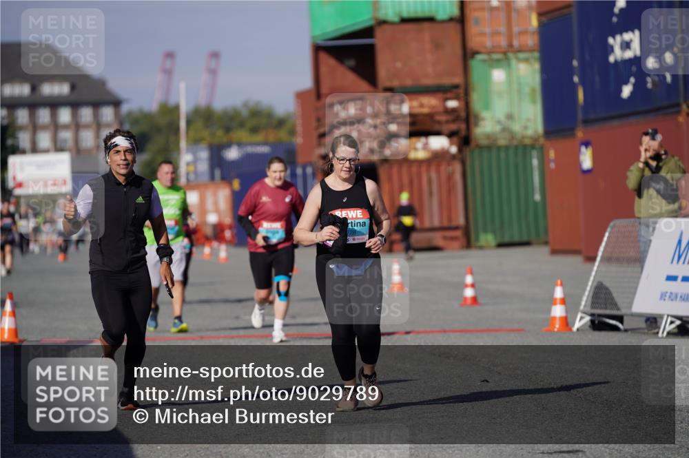 03.10.2025 - Köhlbrandbrückenlauf Michael Burmester http://msf.ph/oto/9029789 03.10.2025 10:34:57 Ziel 1728, 1750, 2667 meine-sportfotos.de