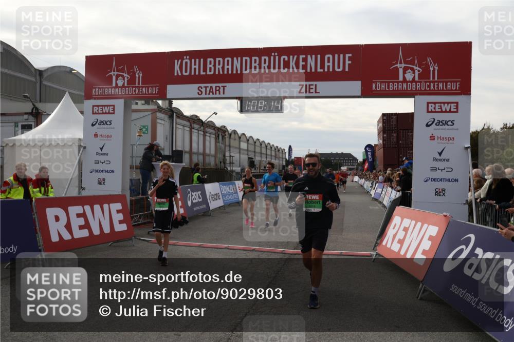 03.10.2025 - Köhlbrandbrückenlauf Julia Fischer http://msf.ph/oto/9029803 03.10.2025 16:09:14 Ziel 7379, 7501, 7558, 7822, 7823, 8217, 8348, 8725, 8763, 8797, 9019, 9091, 9139, 9216, 9739 meine-sportfotos.de