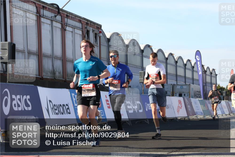 03.10.2025 - Köhlbrandbrückenlauf Luisa Fischer http://msf.ph/oto/9029804 03.10.2025 13:03:14 Ziel 4085, 4208, 4268, 4856, 5048, 6279, 6612, 6722, 6784 meine-sportfotos.de