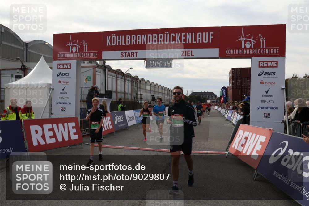 03.10.2025 - Köhlbrandbrückenlauf Julia Fischer http://msf.ph/oto/9029807 03.10.2025 16:09:14 Ziel 7379, 7501, 7558, 7822, 7823, 8217, 8348, 8725, 8763, 8797, 9019, 9091, 9139, 9216, 9739 meine-sportfotos.de