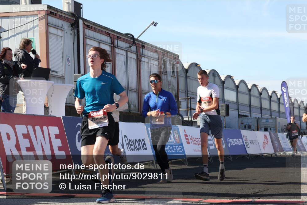 03.10.2025 - Köhlbrandbrückenlauf Luisa Fischer http://msf.ph/oto/9029811 03.10.2025 13:03:15 Ziel 4085, 4208, 4268, 4856, 5048, 5063, 6279, 6612, 6722, 6784 meine-sportfotos.de