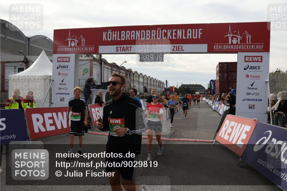 03.10.2025 - Köhlbrandbrückenlauf Julia Fischer http://msf.ph/oto/9029819 03.10.2025 16:09:15 Ziel 7379, 7447, 7501, 7558, 7702, 7822, 7823, 8217, 8348, 8763, 8797, 9019, 9091, 9139, 9216, 9739, 9752 meine-sportfotos.de