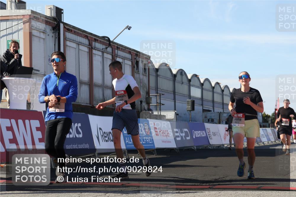 03.10.2025 - Köhlbrandbrückenlauf Luisa Fischer http://msf.ph/oto/9029824 03.10.2025 13:03:16 Ziel 4085, 4208, 4268, 4856, 5048, 5063, 6279, 6612, 6722, 6784 meine-sportfotos.de