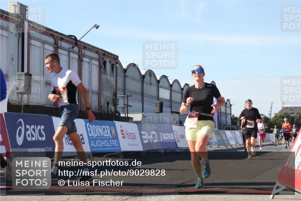 03.10.2025 - Köhlbrandbrückenlauf Luisa Fischer http://msf.ph/oto/9029828 03.10.2025 13:03:16 Ziel 4085, 4208, 4268, 4856, 5048, 5063, 6279, 6612, 6722, 6784 meine-sportfotos.de