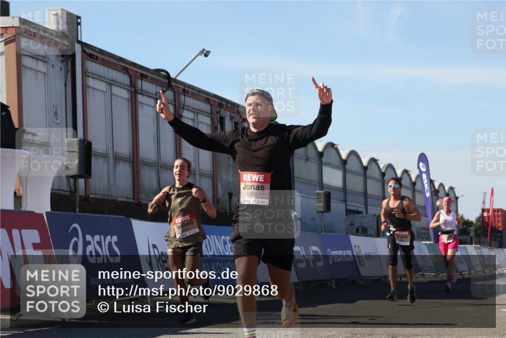 03.10.2025 - Köhlbrandbrückenlauf Luisa Fischer http://msf.ph/oto/9029868 03.10.2025 13:03:19 Ziel 4085, 4208, 4225, 4268, 4283, 4856, 5048, 5063, 6279, 6612, 6722, 6784 meine-sportfotos.de