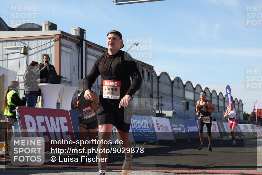 03.10.2025 - Köhlbrandbrückenlauf Luisa Fischer http://msf.ph/oto/9029878 03.10.2025 13:03:20 Ziel 4085, 4208, 4225, 4268, 4283, 4856, 5048, 5063, 6279, 6612, 6632, 6722, 6784 meine-sportfotos.de
