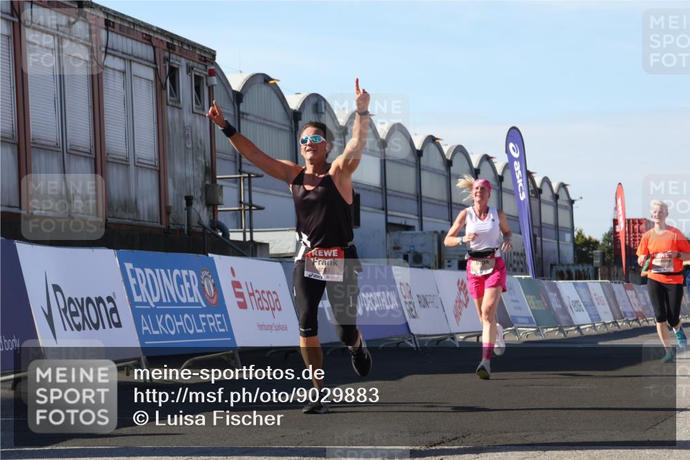 03.10.2025 - Köhlbrandbrückenlauf Luisa Fischer http://msf.ph/oto/9029883 03.10.2025 13:03:21 Ziel 4085, 4208, 4225, 4268, 4283, 4856, 5048, 5063, 6279, 6612, 6632, 6722, 6784 meine-sportfotos.de