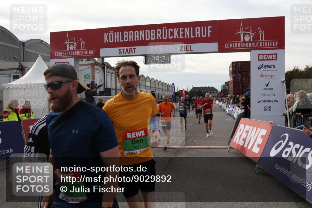03.10.2025 - Köhlbrandbrückenlauf Julia Fischer http://msf.ph/oto/9029892 03.10.2025 16:09:21 Ziel 7395, 7447, 7558, 7702, 7822, 7823, 8217, 8348, 8541, 8763, 8797, 8823, 9019, 9091, 9151, 9216, 9334, 9470, 9739, 9752, 9753 meine-sportfotos.de