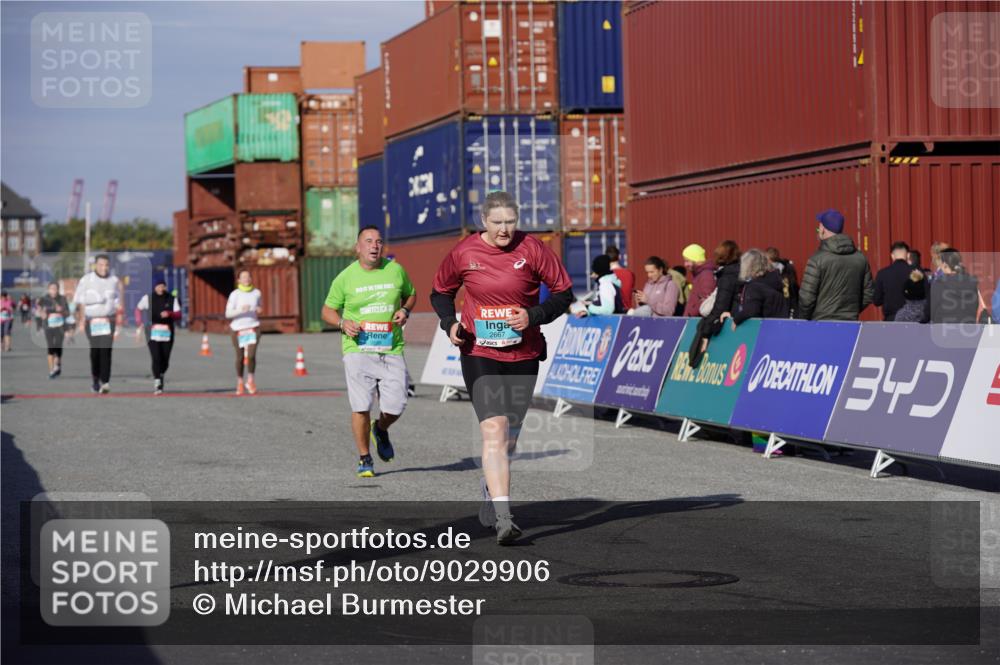 03.10.2025 - Köhlbrandbrückenlauf Michael Burmester http://msf.ph/oto/9029906 03.10.2025 10:35:04 Ziel 1728, 1750, 2667, 3588 meine-sportfotos.de