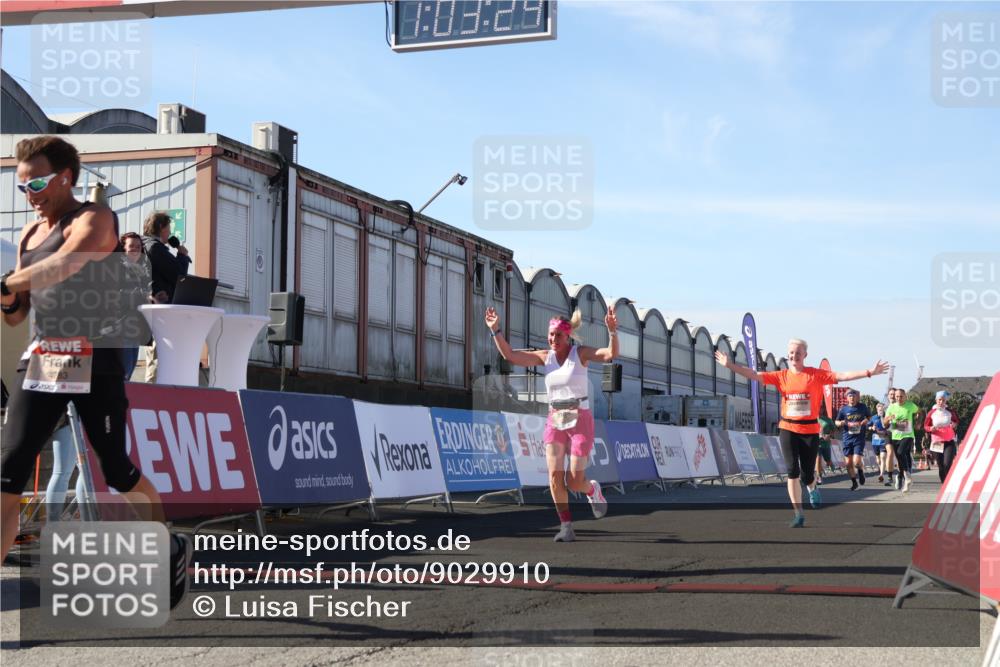 03.10.2025 - Köhlbrandbrückenlauf Luisa Fischer http://msf.ph/oto/9029910 03.10.2025 13:03:23 Ziel 4085, 4208, 4225, 4268, 4283, 4300, 4454, 4856, 5048, 5063, 6207, 6279, 6612, 6632, 6722, 6784 meine-sportfotos.de