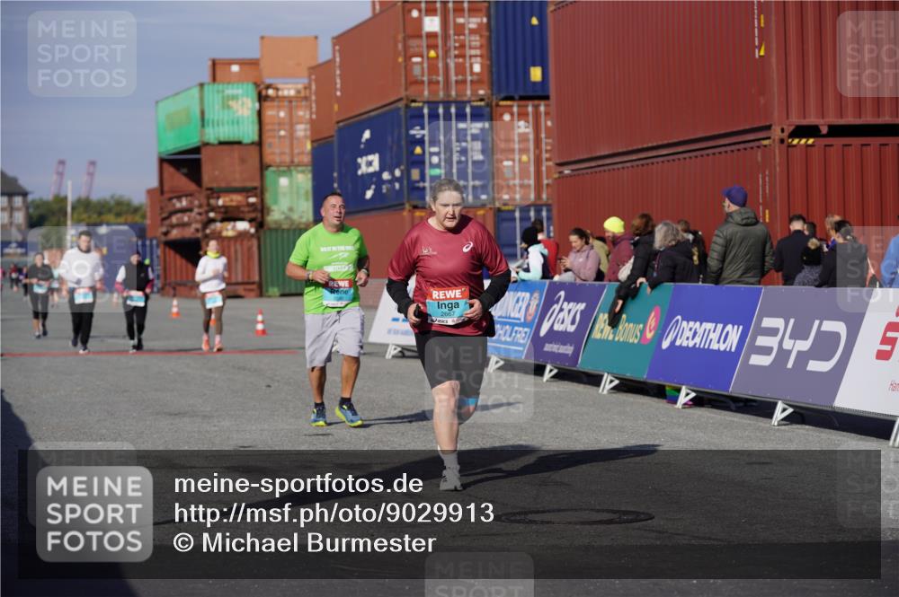 03.10.2025 - Köhlbrandbrückenlauf Michael Burmester http://msf.ph/oto/9029913 03.10.2025 10:35:05 Ziel 1728, 1750, 2667, 3588 meine-sportfotos.de
