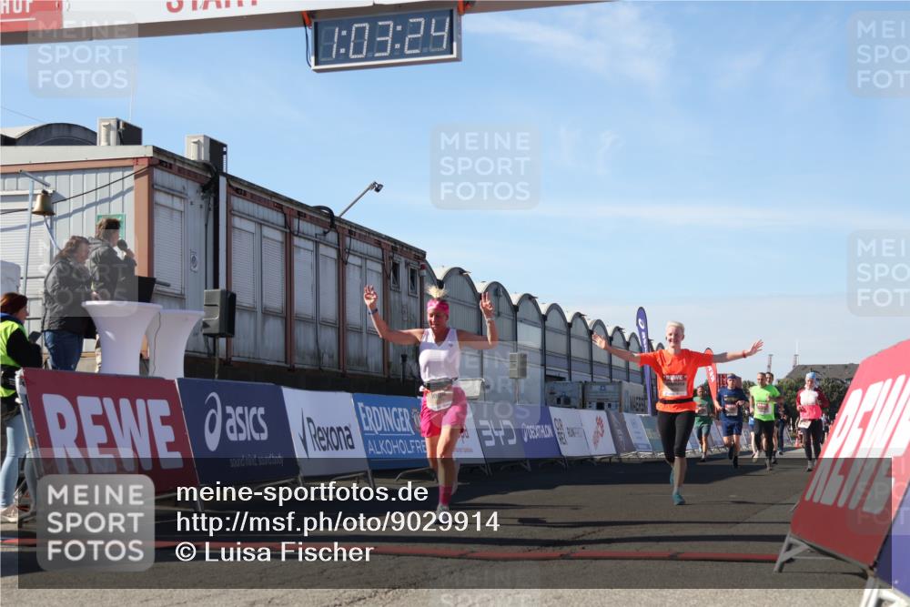03.10.2025 - Köhlbrandbrückenlauf Luisa Fischer http://msf.ph/oto/9029914 03.10.2025 13:03:23 Ziel 4085, 4208, 4225, 4268, 4283, 4300, 4454, 4856, 5048, 5063, 6207, 6279, 6612, 6632, 6722, 6784 meine-sportfotos.de