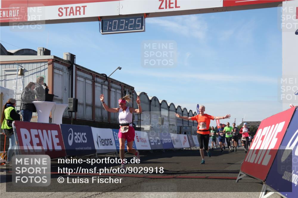 03.10.2025 - Köhlbrandbrückenlauf Luisa Fischer http://msf.ph/oto/9029918 03.10.2025 13:03:24 Ziel 4208, 4225, 4252, 4268, 4283, 4300, 4454, 4856, 5048, 5063, 6194, 6207, 6279, 6612, 6632 meine-sportfotos.de