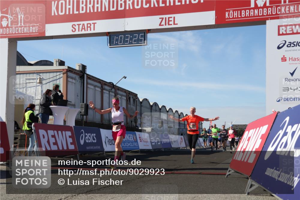 03.10.2025 - Köhlbrandbrückenlauf Luisa Fischer http://msf.ph/oto/9029923 03.10.2025 13:03:24 Ziel 4208, 4225, 4252, 4268, 4283, 4300, 4454, 4856, 5048, 5063, 6194, 6207, 6279, 6612, 6632 meine-sportfotos.de