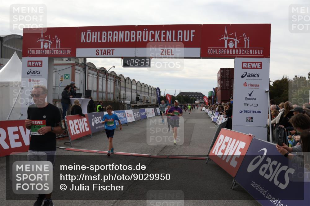 03.10.2025 - Köhlbrandbrückenlauf Julia Fischer http://msf.ph/oto/9029950 03.10.2025 16:09:33 Ziel 7345, 7395, 7609, 8541, 8788, 8823, 8984, 9334, 9410, 9419, 9470 meine-sportfotos.de