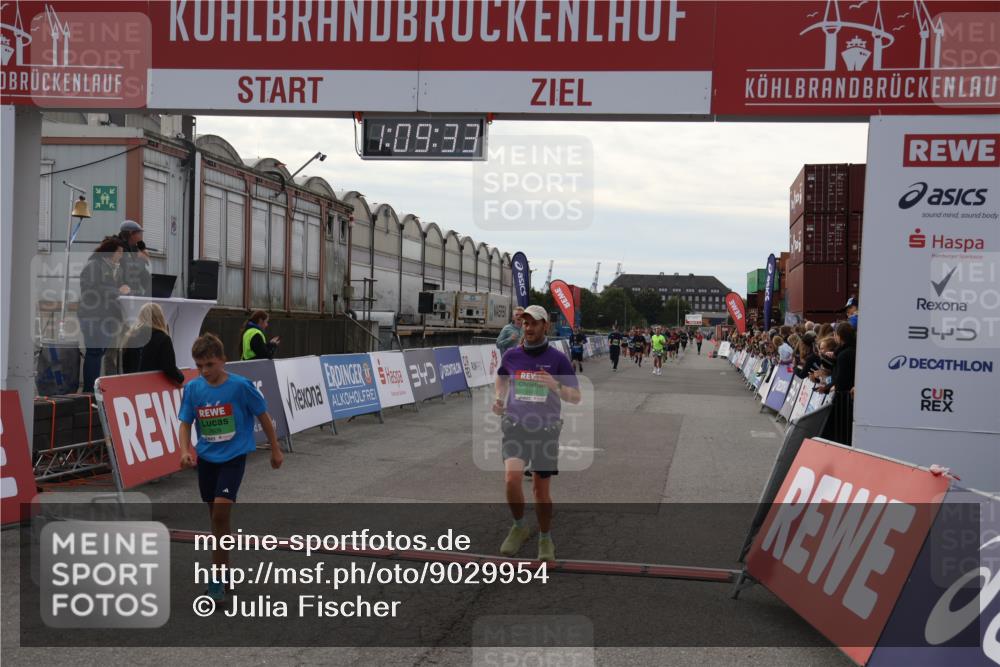 03.10.2025 - Köhlbrandbrückenlauf Julia Fischer http://msf.ph/oto/9029954 03.10.2025 16:09:34 Ziel 7345, 7395, 7609, 8541, 8788, 8823, 8984, 9410, 9419, 9470 meine-sportfotos.de