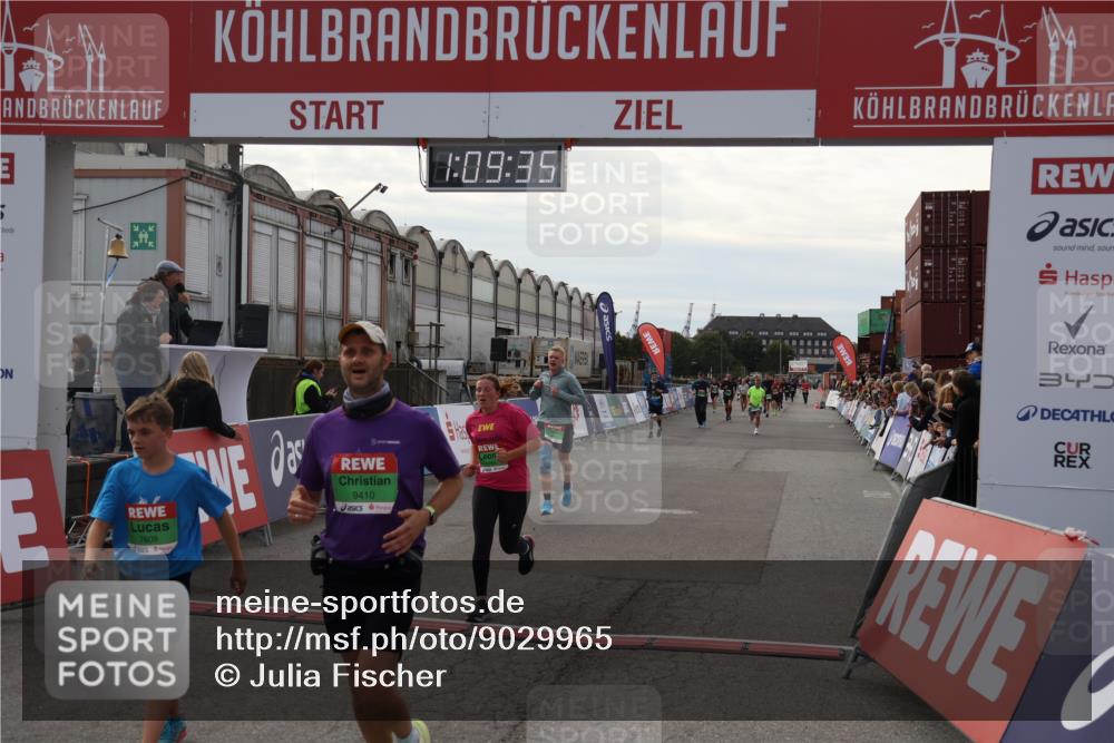 03.10.2025 - Köhlbrandbrückenlauf Julia Fischer http://msf.ph/oto/9029965 03.10.2025 16:09:35 Ziel 7345, 7609, 8788, 8823, 8984, 9410, 9419, 9470 meine-sportfotos.de