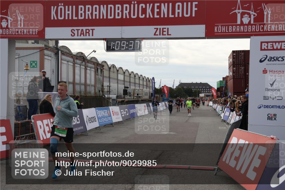 03.10.2025 - Köhlbrandbrückenlauf Julia Fischer http://msf.ph/oto/9029985 03.10.2025 16:09:37 Ziel 7345, 7609, 8788, 8984, 9150, 9301, 9410, 9419 meine-sportfotos.de