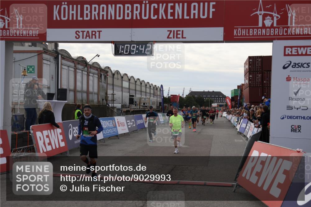 03.10.2025 - Köhlbrandbrückenlauf Julia Fischer http://msf.ph/oto/9029993 03.10.2025 16:09:42 Ziel 7609, 8826, 8834, 8984, 9024, 9150, 9301, 9410, 9419, 9567 meine-sportfotos.de