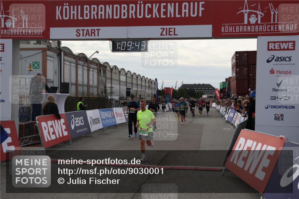 03.10.2025 - Köhlbrandbrückenlauf Julia Fischer http://msf.ph/oto/9030001 03.10.2025 16:09:43 Ziel 8814, 8826, 8834, 8984, 9024, 9150, 9301, 9410, 9419, 9567, 9748 meine-sportfotos.de